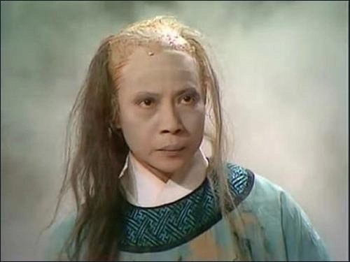 裘千仞出家的帮主