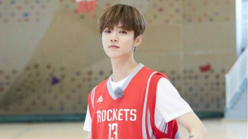 盘点几位小鲜肉男明星,颜值人气都不分上下,你最喜欢谁呢?