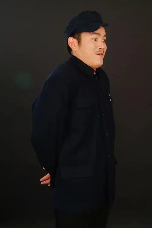 赵本山模仿秀朱伟东方晴儿原名:王鑫,实力唱将女歌手,2017年正式签约