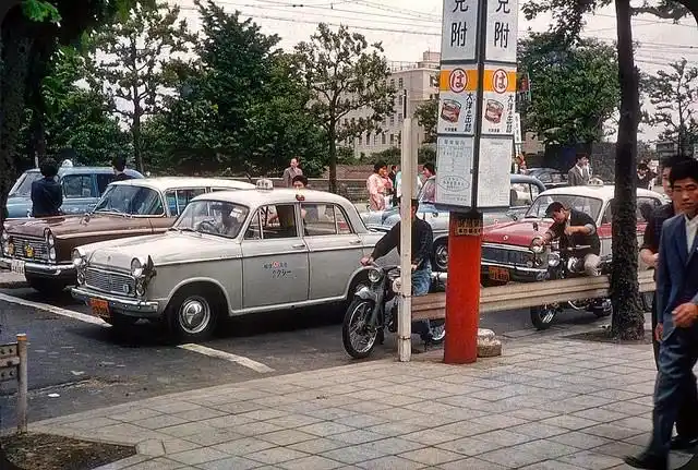 彩色老照片五六十年代的日本到处充满了活力