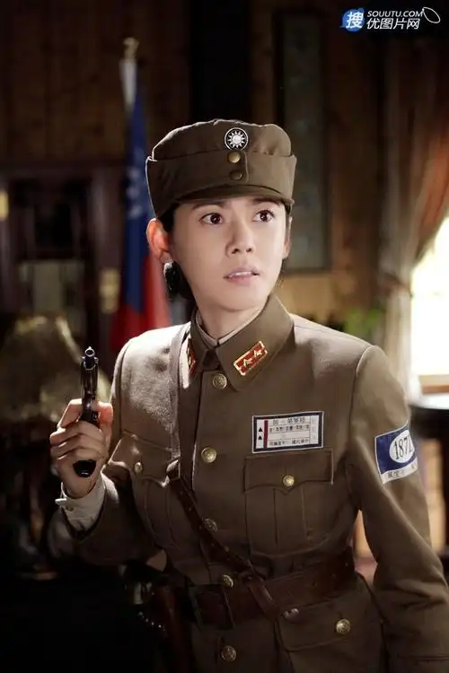 韩星秋瓷炫南侨机工穿军服剧照获赞最美女中尉秋瓷炫南侨机工剧照