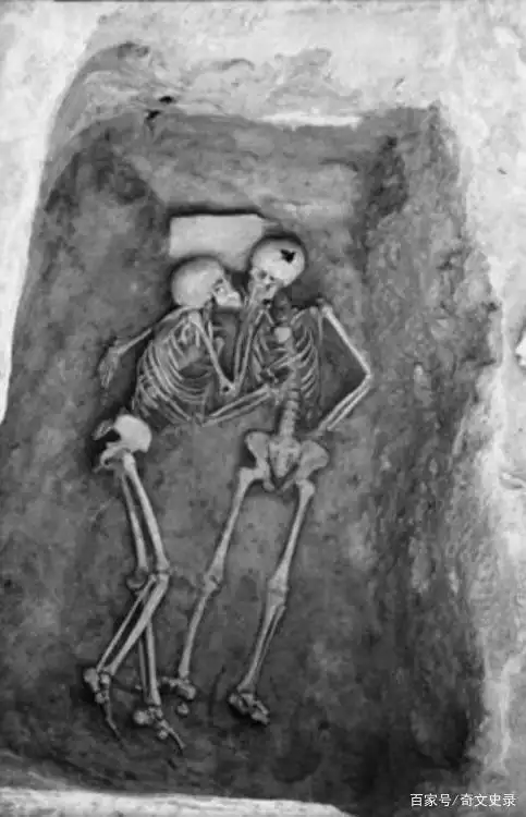 持续2800年的永恒之吻!即使化作一堆白骨,犹见你对她的至死不渝