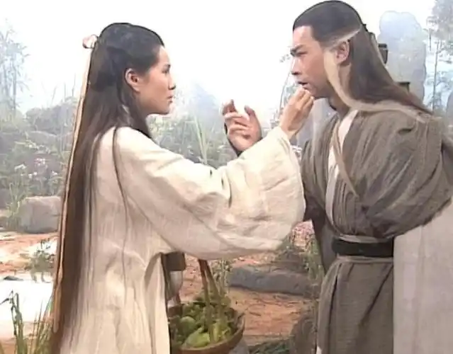 如果小龙女死在断肠崖下杨过会和谁在一起郭芙吗