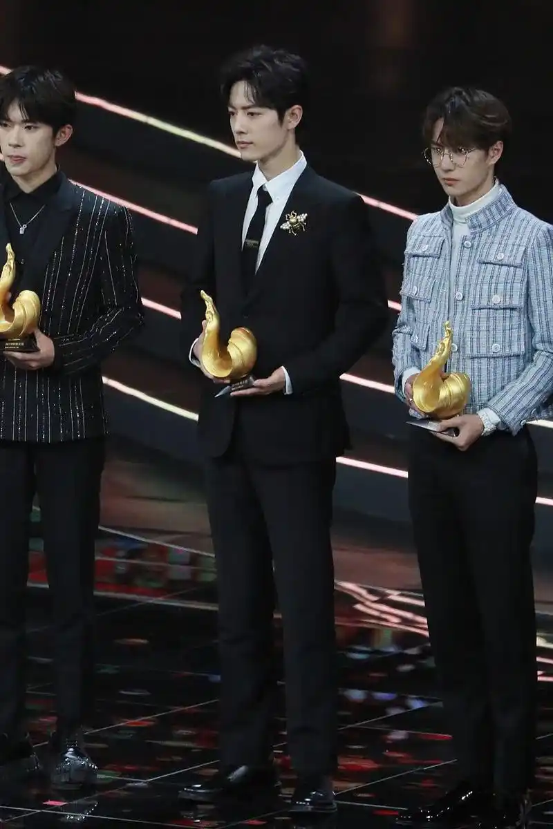 肖战利用王一博引流?网友:废虾别来蹭一博!