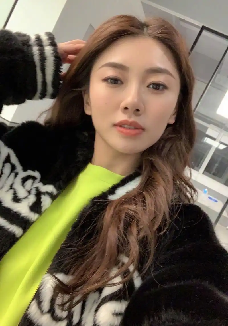 程晓玥虽然不是娱乐圈的明星,但是她是一名时尚博主