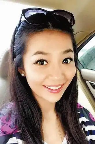 萧亚轩柯震东参加吴宗宪"新欢"绯闻富女友生日派对