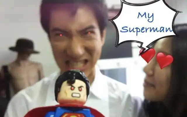 李靓蕾父亲节晒王力宏肌肉一脸崇拜二哥耐心陪女儿们玩耍超有爱