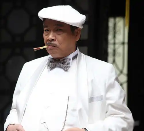 《天若有情》里的出色演技,荣获第十届香港电影金像奖最佳男配角奖