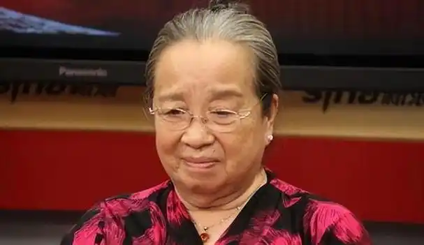 "容嬷嬷"李明启:因出演坏人背负骂名数十年,如今她怎么样了?