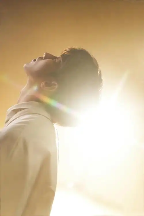 绝了  每一张都好适合当壁纸,完全拒绝不了暖色系蔡蔡    #蔡徐坤