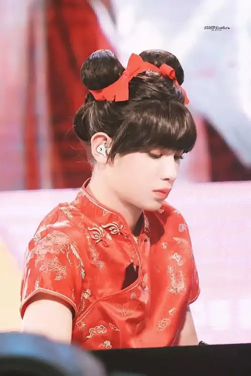 黄明昊超话cos的春丽已经在我心中封神了好想我们限定小春卷~#令人