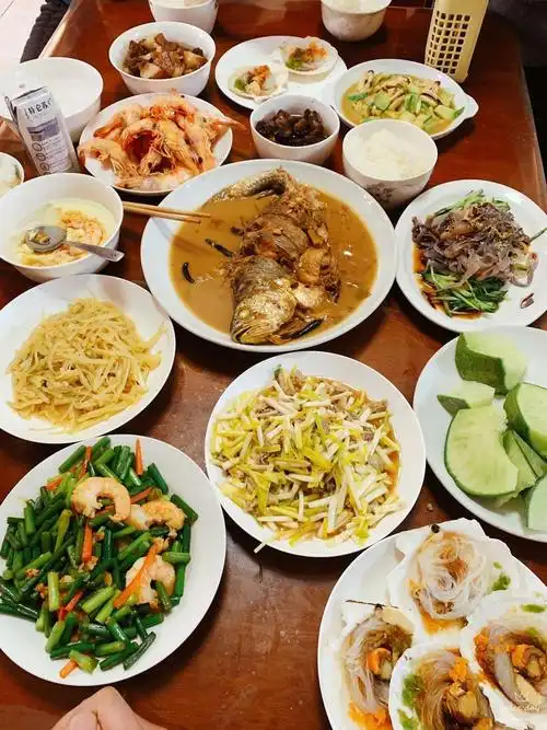 原创今年过年不聚餐在家做年夜饭桌桌都是爱您最爱哪一桌