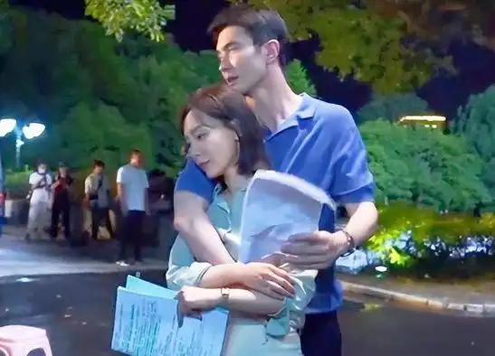 又来了47岁和小6岁高伟光演姐弟恋让年轻女演员咋玩啊