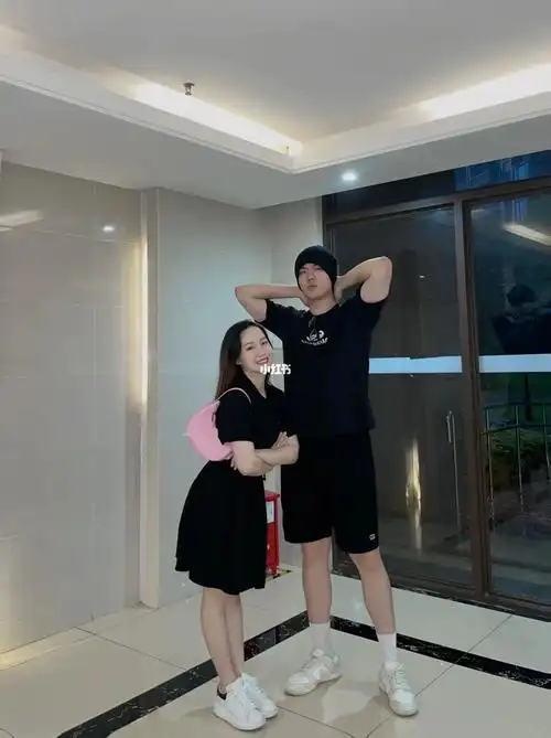 上升的是温度也是爱#情侣  #最萌身高差  #每日穿搭