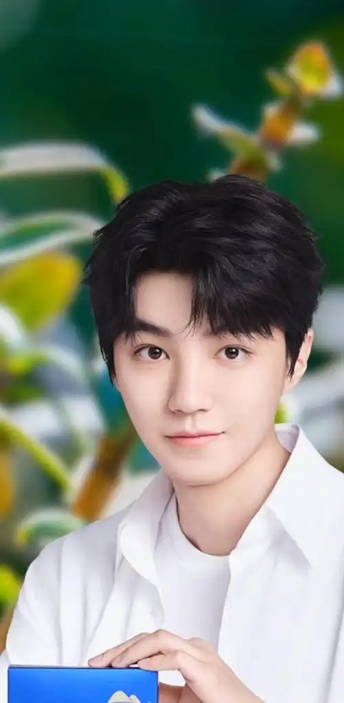 王俊凯白衬衫男大##王俊凯白衬衫少年感