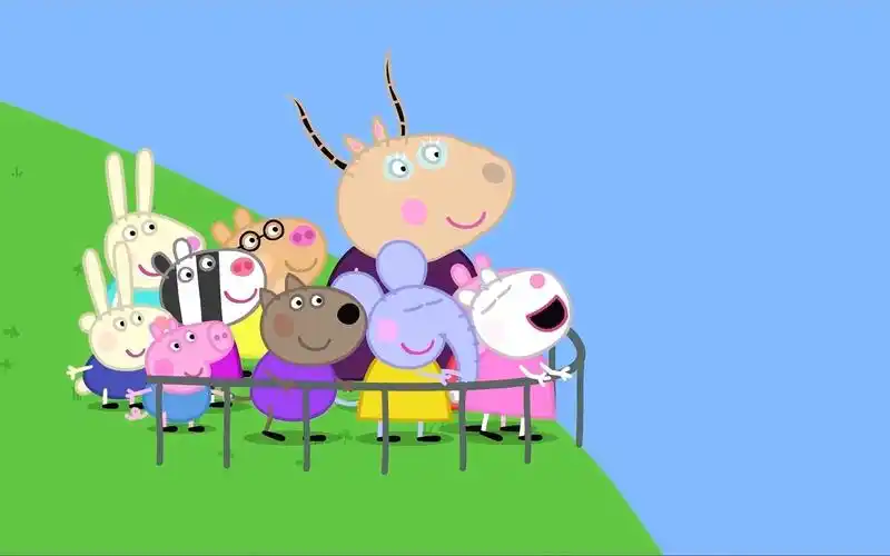 小猪佩奇:佩奇在山顶唱歌,出现了有趣的回声,大家都开始唱了