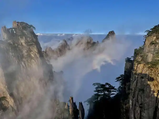 黄山佛光 徐敬萍 摄.jpg