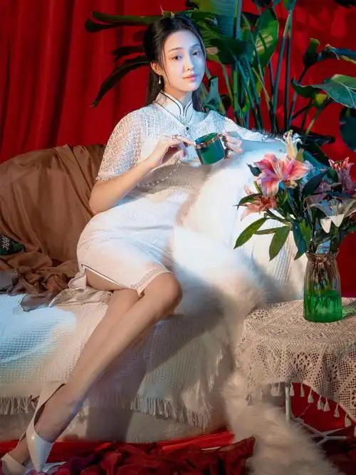 让人心痒的复古又奢华的78千金财阀旗袍写真