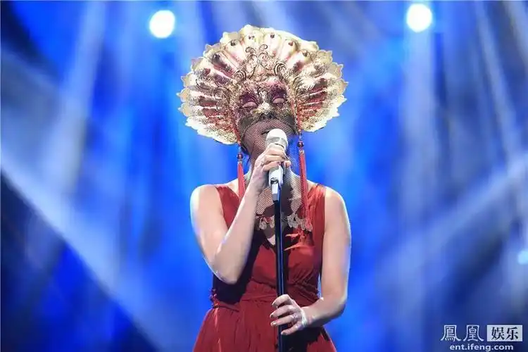 蒙面歌王19日开播呆萌羊驼唱功不俗香港天王首期亮嗓