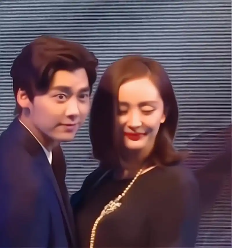 李易峰# 杨幂 当初有多甜,现在就有多虐这段感情终究扛不住外界压力