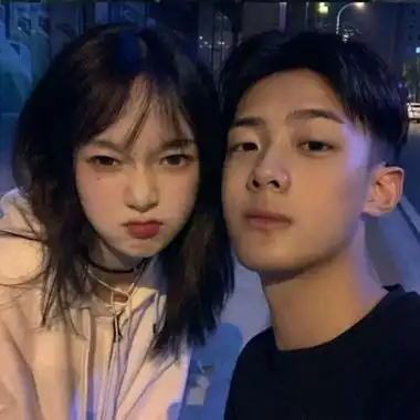 恩爱甜蜜情侣双人头像独特高清唯美情头真人