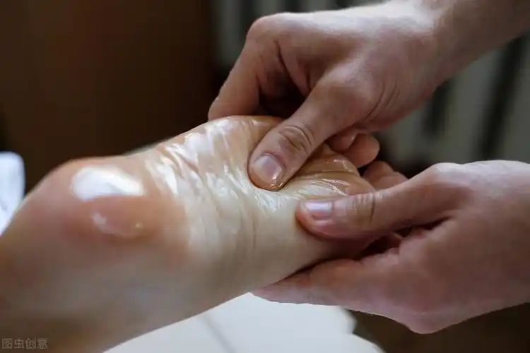 脚底抹油按摩真的可以缓解头痛背痛脚痛如何看待真相来了