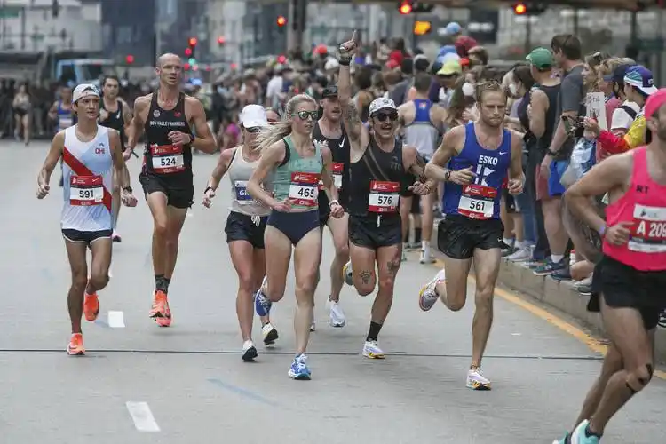 芝加哥举行马拉松赛