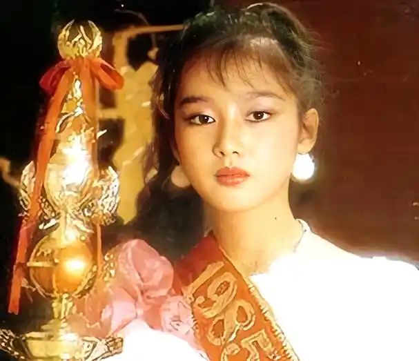 刘德华的妻子朱丽倩为爱躲藏23年46岁高龄生子如今苦尽甘来