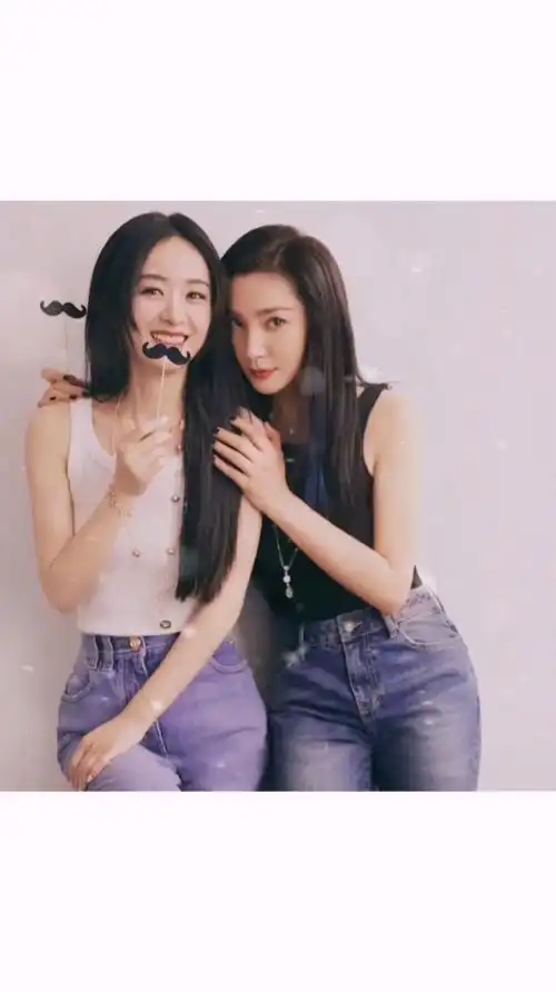 李冰冰和赵丽颖合拍时尚杂志,当48岁撞上34岁,姐妹花太养眼了!