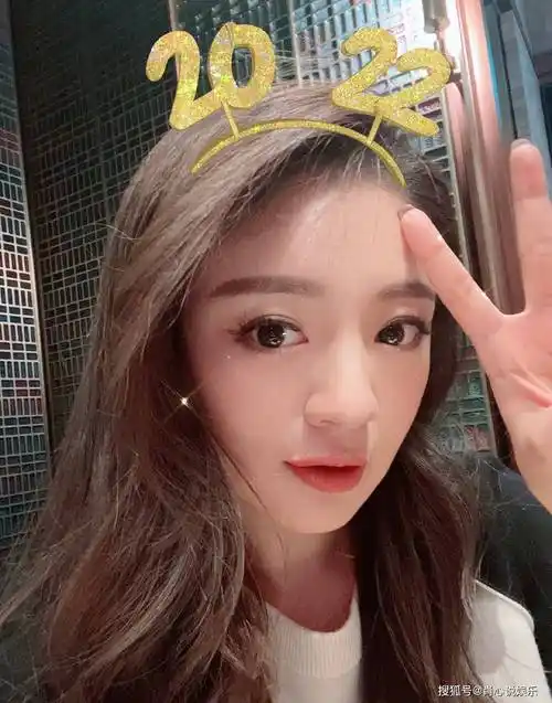 安以轩风波后首发文晒出六张素颜自拍美照疑似即将要复出拍戏