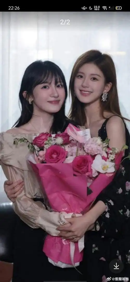 有网友说,这是陈伟霆的新女友,长相很有特色的呢,感觉气质很清新!