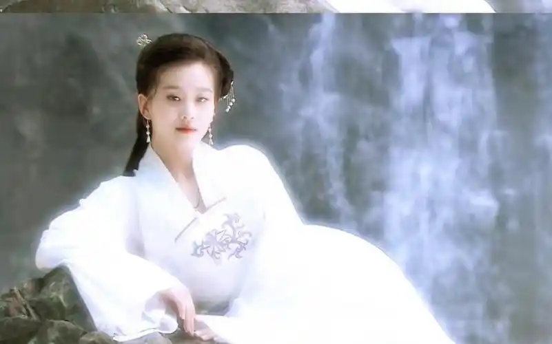 刘诗诗古装混剪如果说用一朵花来形容她那应该是空谷幽兰