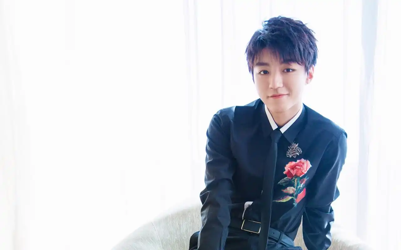 2018成熟魅力王俊凯壁纸_男人魅力的王俊凯