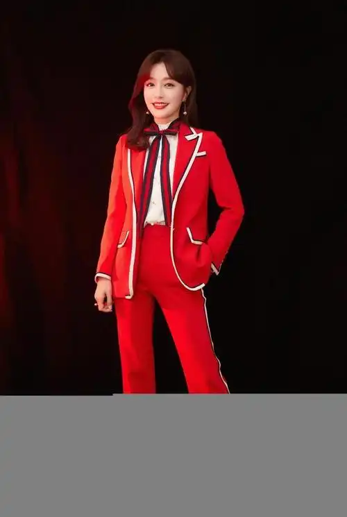 美丽女神"秦岚"红色礼服 优雅靓丽|163_手机网易网