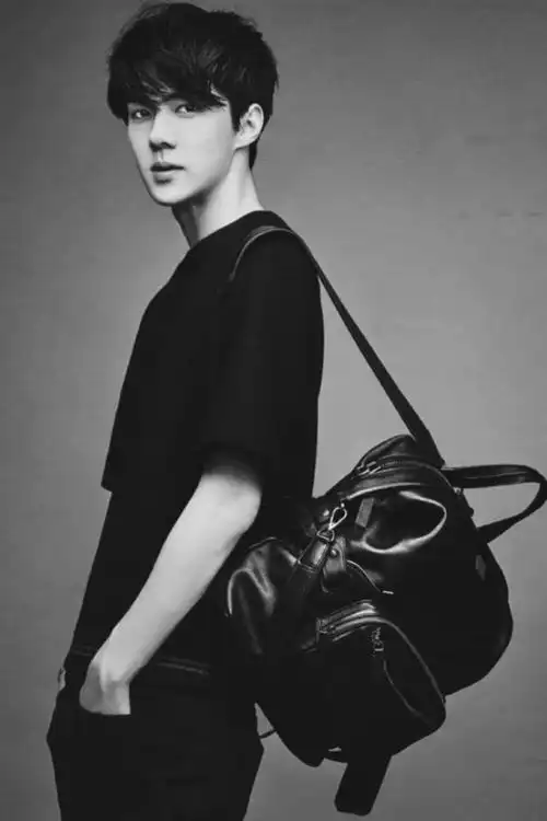 exom吴世勋韩国帅哥歌手黑白