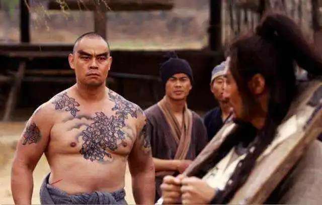 鲁智深晋松曾是运动员出身47岁依然身材健硕