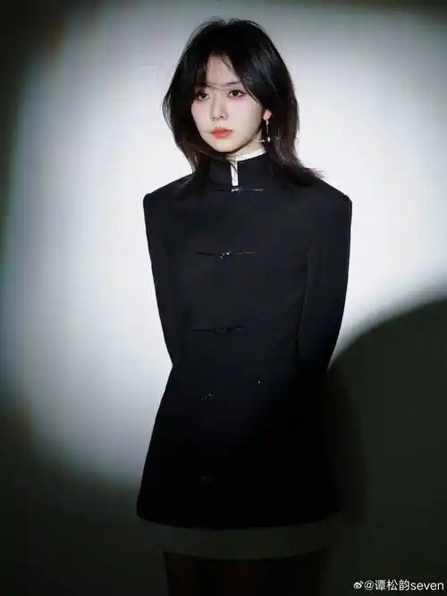 谭松韵这萌妹的脸没想全包眼线也这么美真就是可盐可甜啊