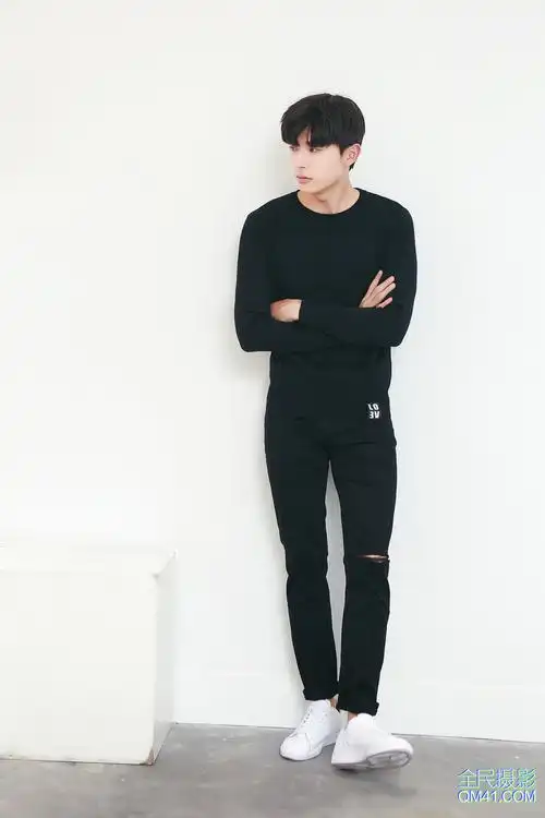 韩国男模春装男装服装内景模特网拍摄影