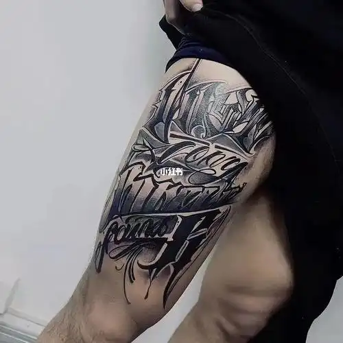 花体字花腿纹身