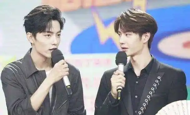 前辈称呼的选择,真是个世纪难题_显得_年龄段_王一博