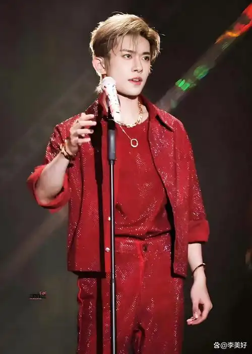 易烊千玺广州演唱会来袭,粉丝的狂欢盛宴!