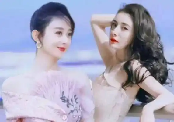 "赵丽颖与杨幂:演技,颜值,人气,谁才是真正的娱乐圈女王?