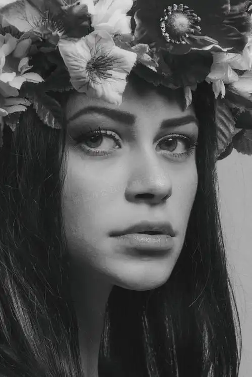 黑白美女艺术人像摄影图片最爱的是他的黑白肖像摄影作品;大画幅特写