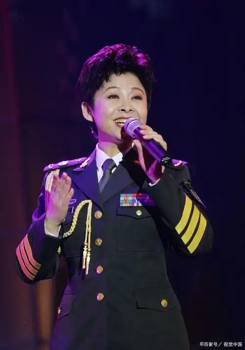 清晨,被董文华老师演唱的歌曲感动了,回忆满满!