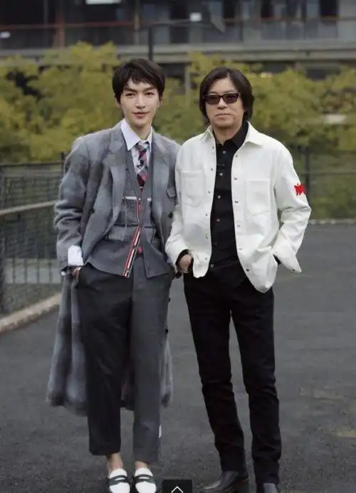 51岁高晓松近况暴瘦30斤小细腿惹人羡身材比例让人意外