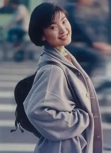 歌手陈红晒20年前照片引怀旧 气质独特迷人