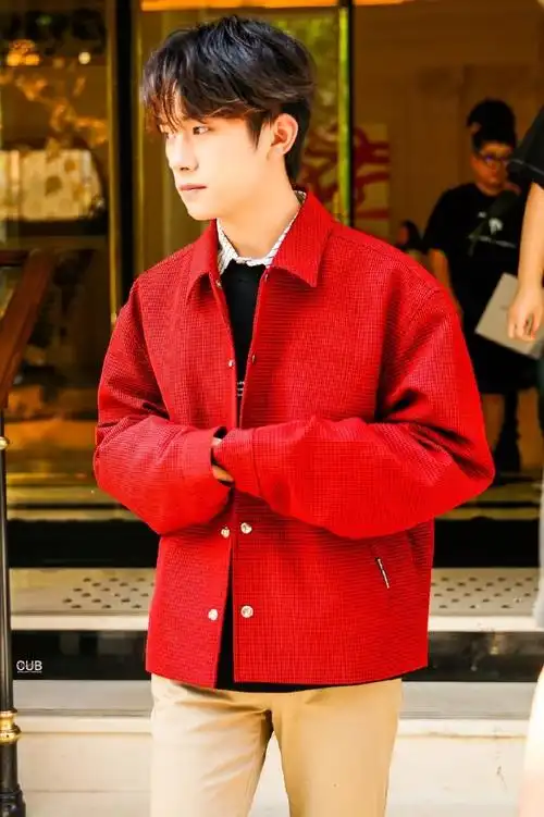 易烊千玺无袖白背心##四字 易烊千玺 yyqx 四字弟弟