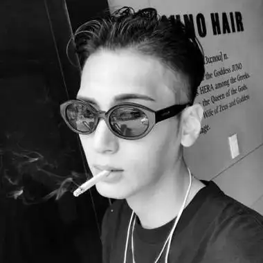 欧美头像潮图男抽烟,欧美头像 高冷男抽烟