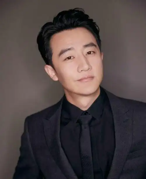 黄轩再现"周一见"!否认家暴却狂虐女星!专挑"人妻女星"下手