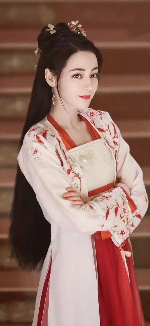 你对迪丽热巴新剧《安乐传》有什么期待?